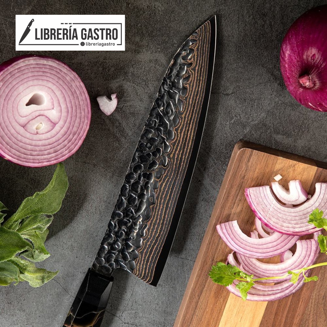 Cuchillo Chef damasco 8", VG10 Japonés, con mango de resina ámbar Negro forjado.